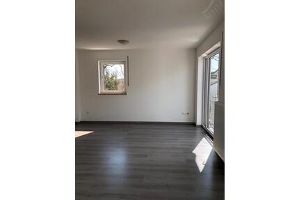 SHÖNE HELLE WOHNUNG MIT EBK - 970,00&nbsp;EUR Kaltmiete, ca.&nbsp; 78,30&nbsp;m&sup2; in Regensburg (PLZ: 93055) Brandlberg