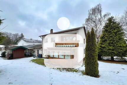 Zweifamilienhaus im Herzen von Reischach