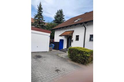 Doppelhaushälfte zu vermieten - 1.350,00&nbsp;EUR Kaltmiete, ca.&nbsp; 115,00&nbsp;m&sup2; in Wörth an der Isar (PLZ: 84109)
