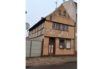 Schnäppchenhaus - 25.000,00&nbsp;EUR Kaufpreis, ca.&nbsp; 86,00&nbsp;m&sup2; in Gommern (PLZ: 39279) Ladeburg