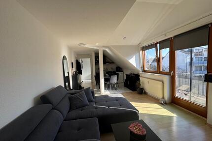 Helle 1-Zimmer Dachgeschosswohnung mit Balkon in Budenheim - Mainz Finthen