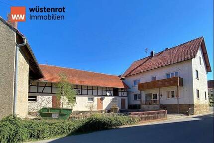 Ehemaliges Bauernhofanwesen mit Nebengebäuden & optionaler Wiesenfläche für Tierhaltung und Freizeit - Zapfendorf Oberoberndorf