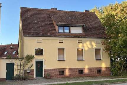 Haus zum Kaufen in Schwedt 220.000,00 € 171 m²