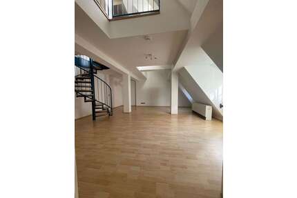 Wohnung zum Mieten in Halle 514,00 € 51.31 m²