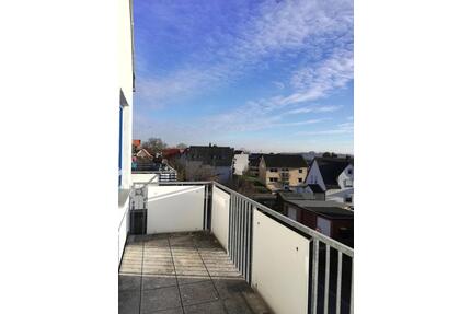 Helle 2-Zimmer-DG-Wohnung mit Südbalkon & Tiefgaragenstellplatz – - Vellmar