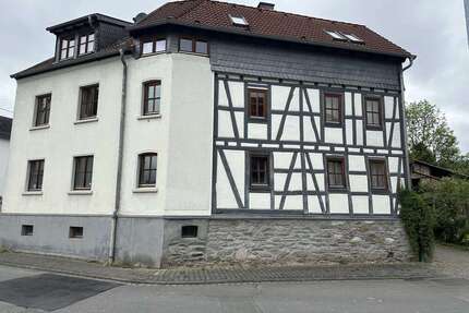 Haus zum Kaufen in Elz 580.000,00 € 270 m²