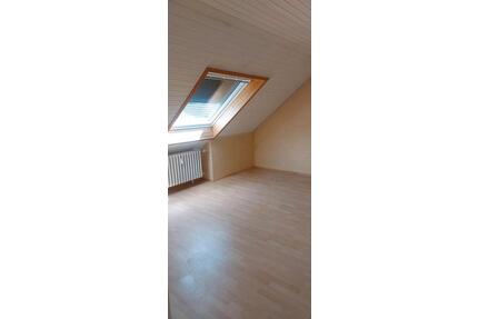 Schöne 3.5 Zimmerwohnungen im gepflegten 3Familienhaus - Duisburg Rheinhausen