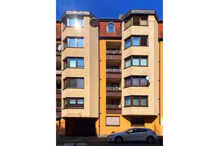 Helle 2 - Zimmerwohnung in unmittelbarer Nähe zum Wiesengrund mit Balkon und TG - Fürth Südstadt