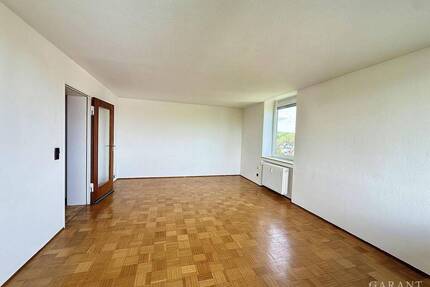 Zentral gelegene 2 Zimmer-Wohnung mit renoviertem Bad und Balkon in Neu-Ulm