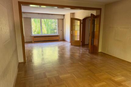 Großzügige 4,5-Zimmer-Wohnung mit Balkon in ruhiger Lage - Gelsenkirchen Gelsenkirchen-Mitte
