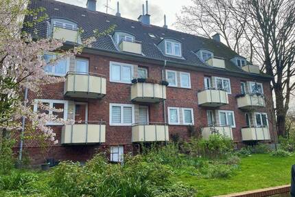 Gemütliche 2,5-Zimmer Dachgeschoss-Wohnung - Hamburg Groß Borstel
