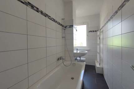 Wohnung zum Mieten in Zwenkau 360,00 € 47.63 m²