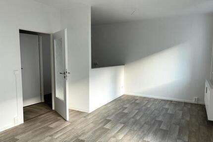 ERSTBEZUG nach SANIERUNG:-) MIT BALKON - Zwickau Neuplanitz