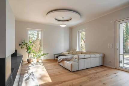 Haus zum Kaufen in Königs Wusterhausen 998.500,00 € 201 m²