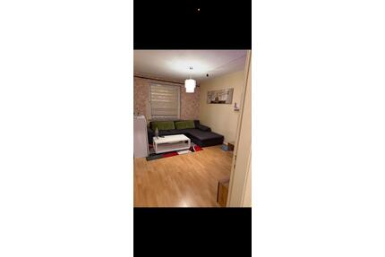 WG Zimmer Mitbewohnerin - 450,00&nbsp;EUR Kaltmiete, ca.&nbsp; 15,00&nbsp;m&sup2; in Hamburg (PLZ: 22525) Stellingen