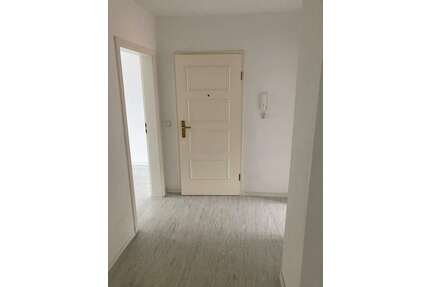 Wohnung zum Mieten in Altenburg 325,00 € 64.96 m²