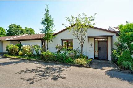 Lichtdurchflutetes Reihenmittelhaus ( Bungalow ) mit Gartenruhe in Singens Toplage