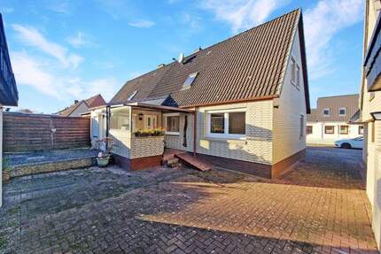 gepflegtes und modernisiertes Wohnhaus mit Garagen und einem schönem Grundstück - Wasbek