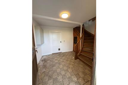 Helle Doppelhaushälfte mit kleinem Garten - Schrozberg