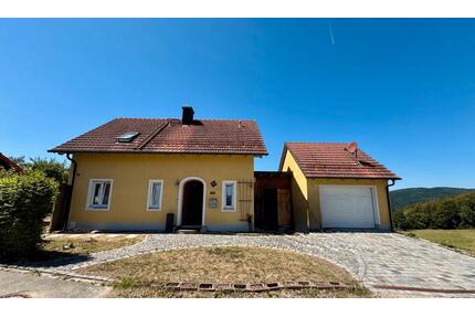 Einfamilienhaus im Grünen in 93494 Kolmberg 119 Wohnfläche - Waffenbrunn
