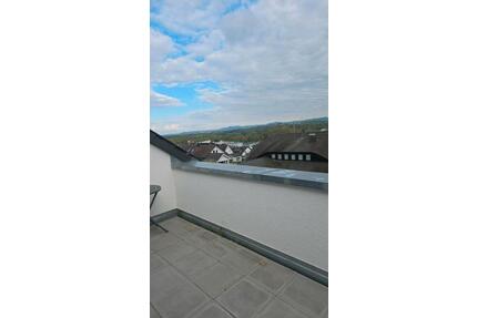 Hochmoderne Neubau Wohnung DG Neckartailfingen