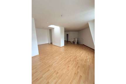 Wohnung zum Mieten in Halle (Saale) 547,55 € 64.57 m²