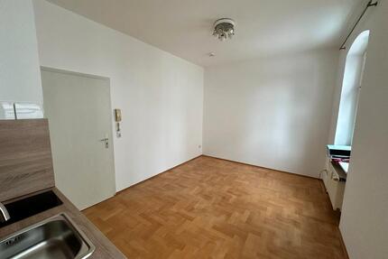 Kleines Apartment mit Küchenzeile - Halle (Saale) Am Wasserturm/Thaerviertel