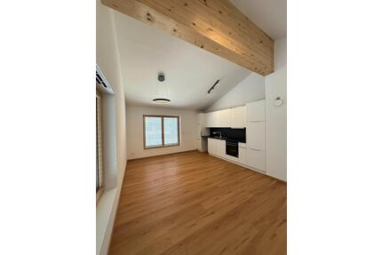 Ruhige, moderne 2-Zimmer Neubauwohnung mit Einbauküche & Stellpla - Wertingen