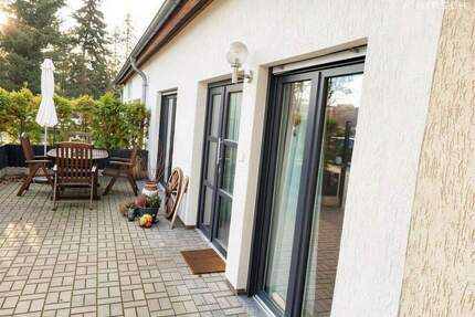 Hausgefühl auf einer Ebene - mit zusätzlicher Mieteinnahme bis 2030 Wohnen mit Hauscharakter & Gewerbe - schnelle Bahnverbindung nach Berlin - Wusterwitz