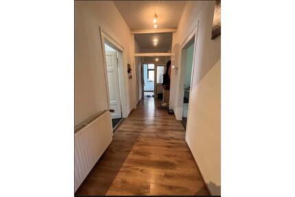 Helle 4 Raumwohnung - 927,00&nbsp;EUR Kaltmiete, ca.&nbsp; 105,00&nbsp;m&sup2; in Schmalkalden (PLZ: 98574)