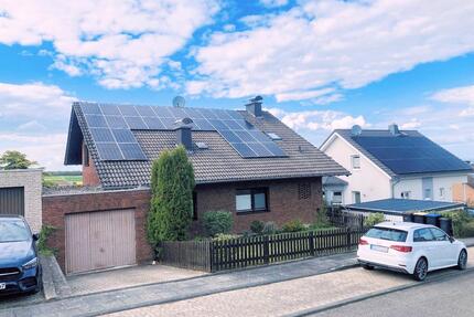 Einfamilienhaus mit Einliegerwohnung in Eu-Kirchheim - Euskirchen Dom-Esch