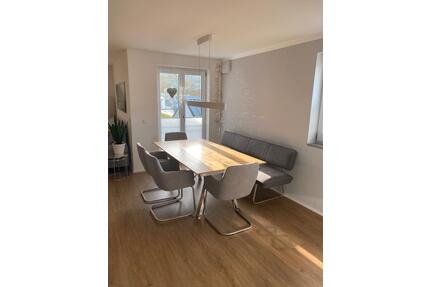 KfW55, neuw., 4-Zimmer-Wohnung, Balkon, DoGa, Wallbox, bezugsfr. - Kipfenberg