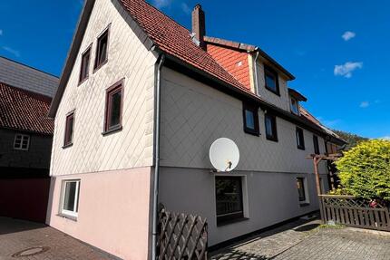 Einfamilienhaus in Zentrum - 134.999,00&nbsp;EUR Kaufpreis, ca.&nbsp; 160,00&nbsp;m&sup2; in Bad Lauterberg im Harz (PLZ: 37431)