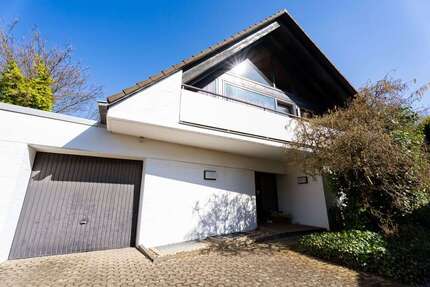 Haus zum Kaufen in Kaarst 799.000,00 € 233 m²