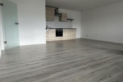 Helle 2-Zimmer-Wohnung (ca. 57 m²) mit Balkon und Einbauküche - modernisiert & zentral in der City - Kamp-Lintfort