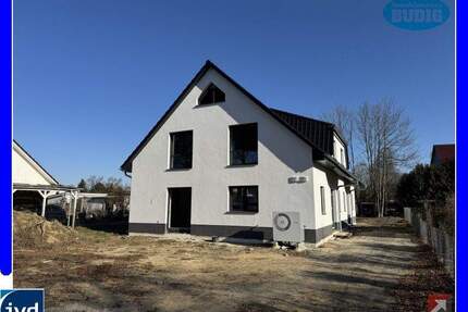 Kaufen, einziehen, zu Hause sein - provisionsfreie DHH mit 5 Zimmern - Wärmepumpe - Werneuchen