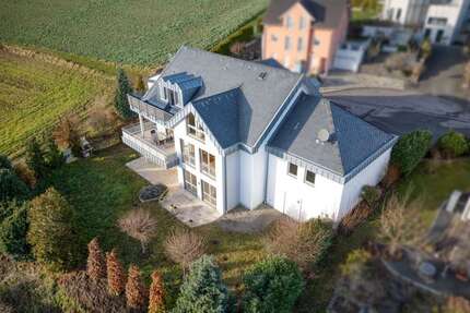 Haus zum Kaufen in Gusterath 885.000,00 € 339.68 m²
