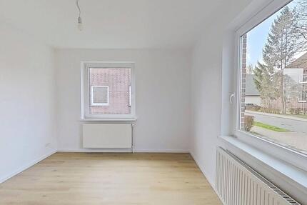 Modern gestaltete 3-Zimmer-Wohnung mit Wannenbad und viel Lichteinfall - Nordenham