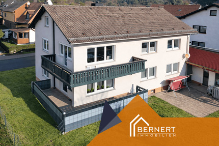 Geräumiges Zweifamilienhaus mit Garten in ruhiger Lage von Mitwitz