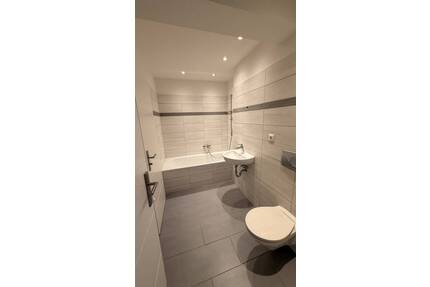 Terrassentraum auf dem Land - großzügige 4-Raum-Wohnung mit Tiefgaragen-Stellplatz! - Nöda