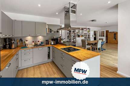 Haus zum Kaufen in Luckenwalde 547.000,00 € 187 m²