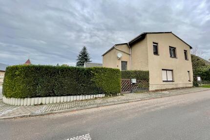EF-oder Zweifamilienhaus mit 2 separaten WE´s, EBK, Garage etc. - Kitzscher