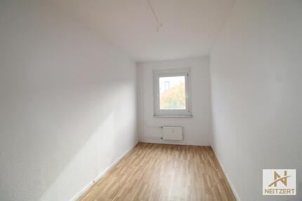 Helle 3-Zimmer-Wohnung in Leipzig Lausen-Grünau, zentrale Lage, Hausmeisterservice u.v.m.
