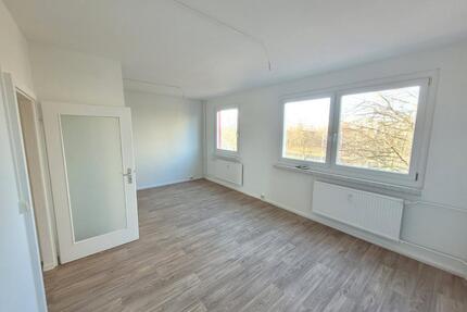 Lichtdurchflutete 3 Zimmer Wohnung mit EBK - Halle (Saale) Nietleben