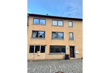 Zweifamilienhaus mit GarageLagerhalle und Keller-Massivbauweise - Stadtsteinach