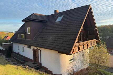 Mehrfamilienhaus mit großzügigem Garten - Burghaun