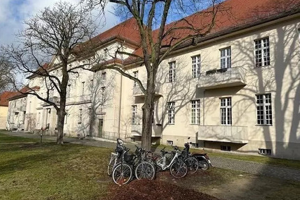 Einladende 2-Zimmer-Wohnung in Berlin mit schöner Loggia zu verkaufen