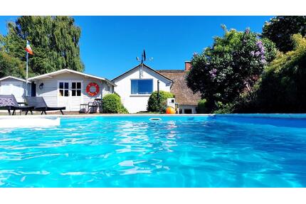 Exklusives Ferienhaus: Ostsee & Pool & Hund, Reetkate in Toplage mieten, Strandnähe, Familie, Last Minute Urlaub, Ferienwohnung Heiligenhafen, Fehmarn, Grömitz, Dahme, Großenbrode, Travemünde - Heringsdorf