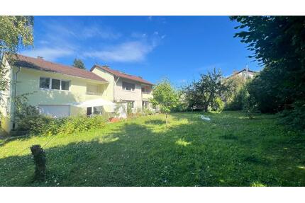 10-Zimmer Mehrgenerationenhaus - 2x DHH - großer Garten - Freiburg im Breisgau Lehen