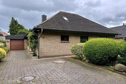 Einfamilienhaus mit Einliegerwohnung in Schwanewede, von privat
